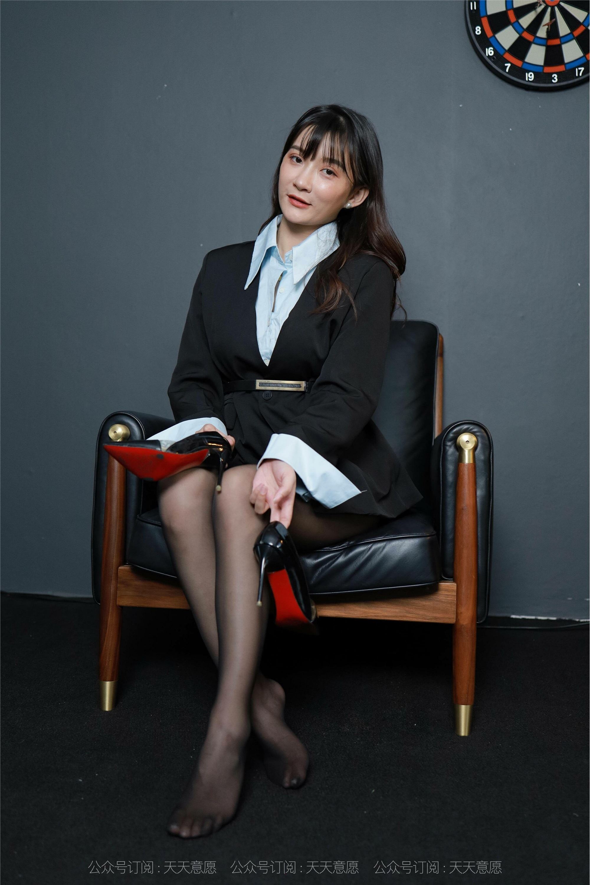 IESS异思趣向  2021.10.19 丝享家952：秋秋《时尚职业装》